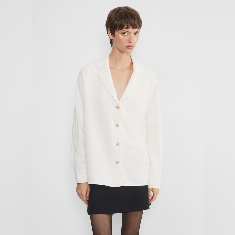 Aritzia Wilfred Crepe Freeform Short, light birch, size XS